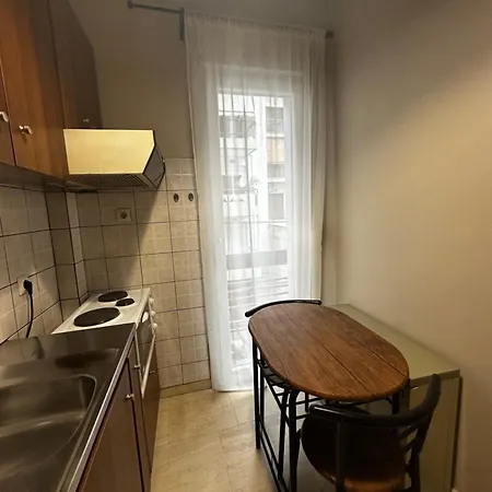 Cherry - Happyhostgr - Downtown Apartment