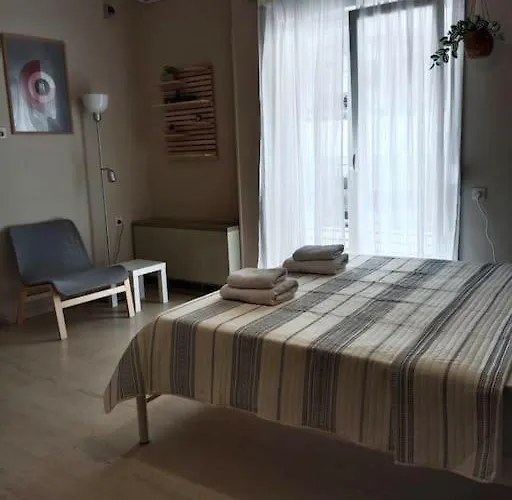 Cherry - Happyhostgr - Downtown Volos